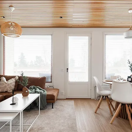 Kingwest - Free Parking, Sauna & 5 Bedrooms * Tampere