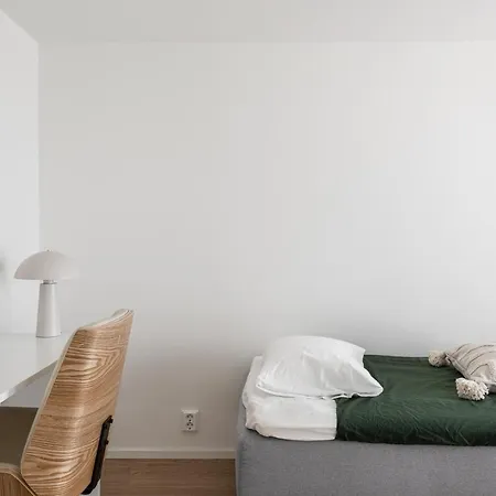 Kingwest - Free Parking, Sauna & 5 Bedrooms