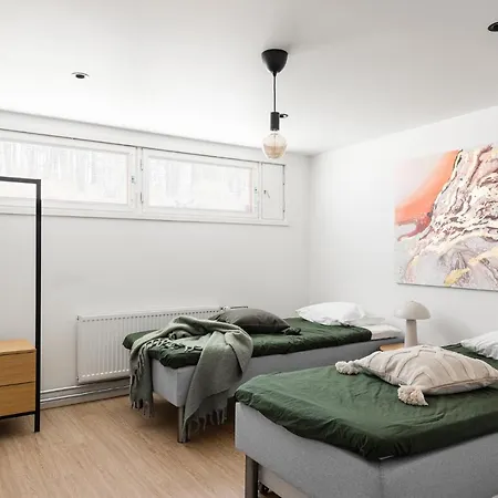 Apartment Kingwest - Free Parking, Sauna & 5 Bedrooms Tampere