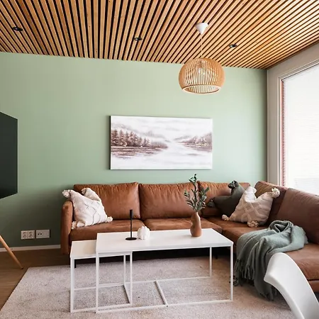 Kingwest - Free Parking, Sauna & 5 Bedrooms Apartment Tampere