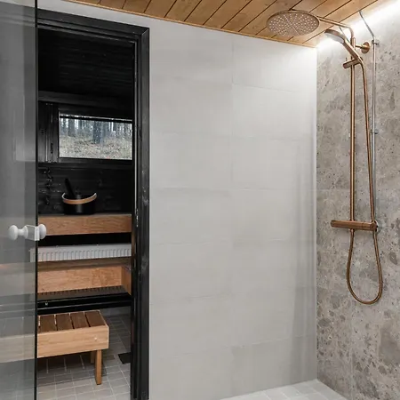Kingwest - Free Parking, Sauna & 5 Bedrooms *